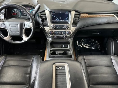 Used 2020 GMC Yukon XL Denali image 3