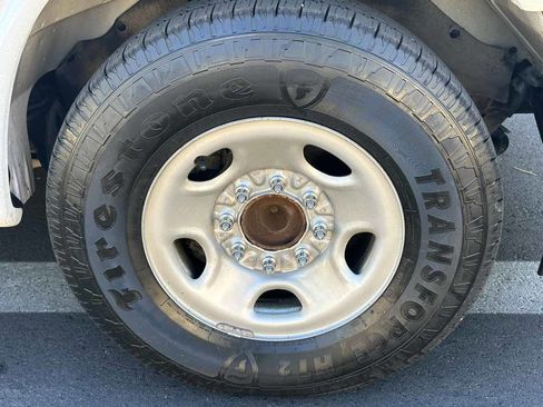 Used 2017 Chevrolet Express 2500 RWD image 44