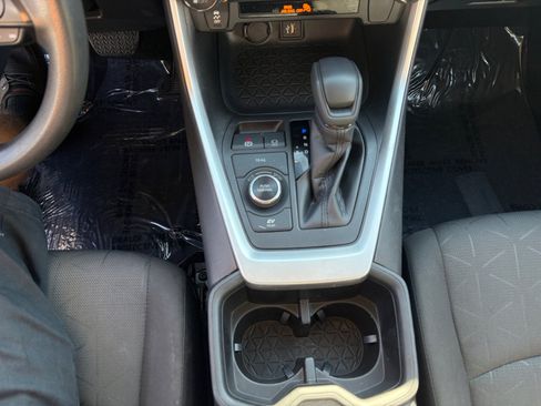 Used 2023 Toyota RAV4 XLE AWD/4WD image 19