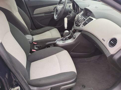 Used 2011 Chevrolet Cruze LS image 21