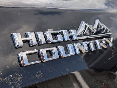 Used 2024 Chevrolet Silverado 2500 High Country w/ Technology Package AWD/4WD image 38