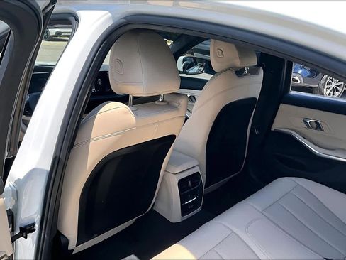 Used 2025 BMW 330i Sedan w/ M Sport Package RWD image 22