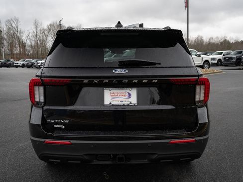 New 2026 Ford Explorer Active RWD image 8
