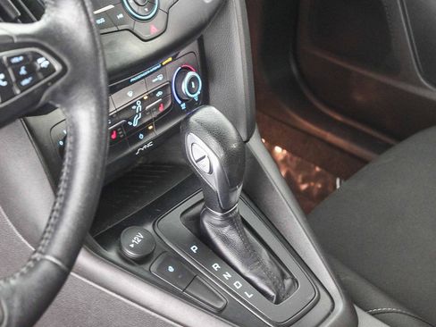 Used 2018 Ford Focus SE w/ Cold Weather Package image 20