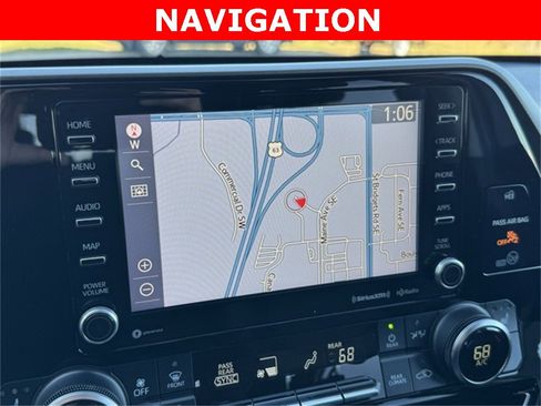 Certified 2020 Toyota Highlander XLE image 3