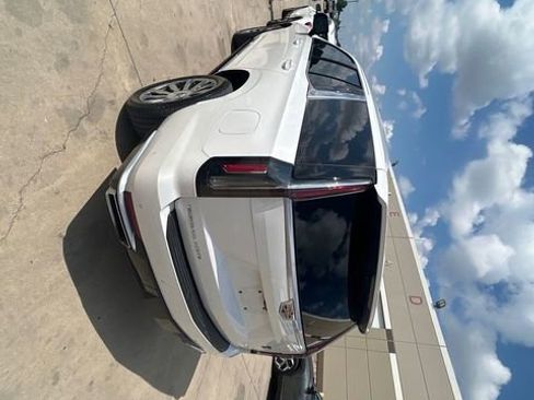 Used 2021 Cadillac Escalade Premium Luxury Platinum AWD/4WD image 16