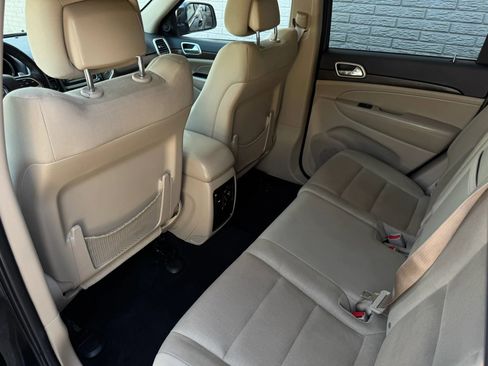 Used 2015 Jeep Grand Cherokee Laredo w/ Quick Order Package 23E RWD image 17
