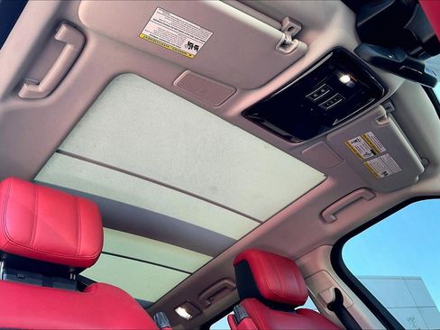 Used 2021 Land Rover Range Rover Sport HST image 13