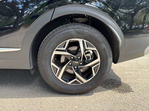 Used 2025 Kia Sportage LX FWD image 28