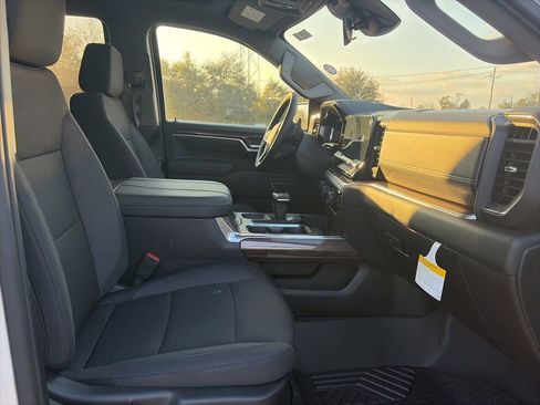 New 2026 Chevrolet Silverado 1500 RST w/ Dark Appearance Package image 5