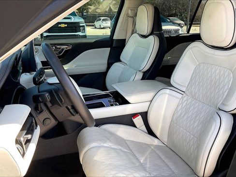 Used 2021 Lincoln Aviator Black Label w/ Dynamic Handling Package image 8