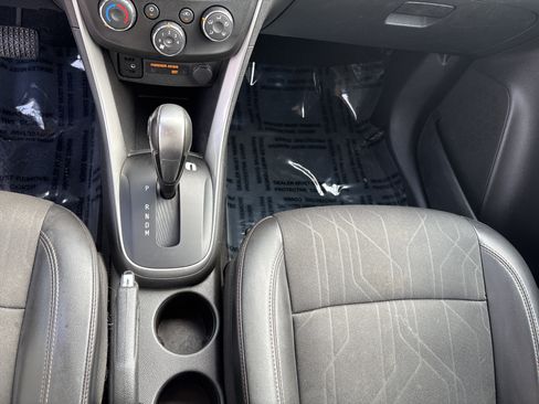 Used 2019 Chevrolet Trax LT w/ LT Convenience Package FWD image 20
