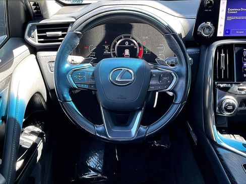 Used 2022 Lexus LX 600 4WD w/ Accessory Package (Z1) image 5