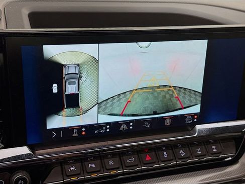 Used 2024 Chevrolet Silverado 1500 ZR2 w/ Technology Package image 16