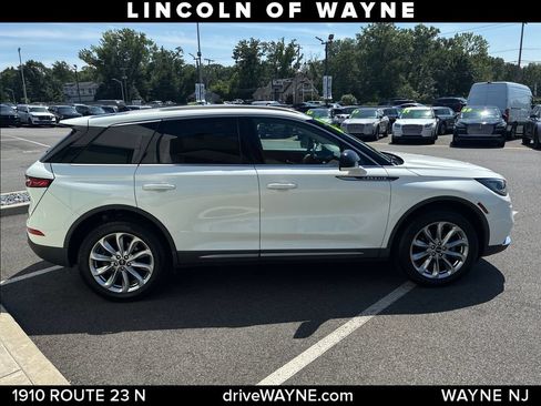 Certified 2022 Lincoln Corsair AWD w/ Premium Package image 9