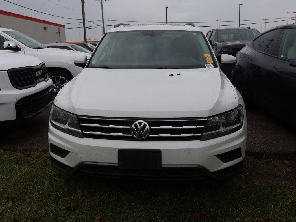 Used 2021 Volkswagen Tiguan SE w/ Panoramic Sunroof Package AWD/4WD image 7