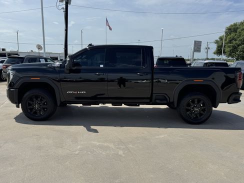 Used 2025 GMC Sierra 2500 AT4 AWD/4WD image 7