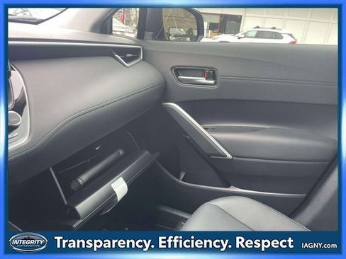 Certified 2026 Toyota Corolla Cross XLE image 32