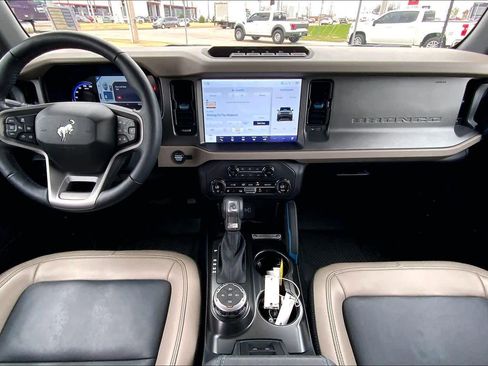 Used 2024 Ford Bronco Wildtrak image 14