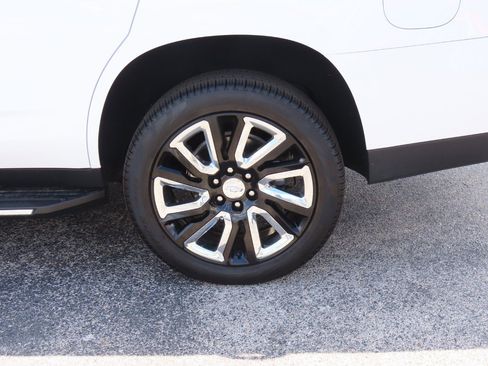 Used 2026 Chevrolet Tahoe LT w/ Comfort Package image 16