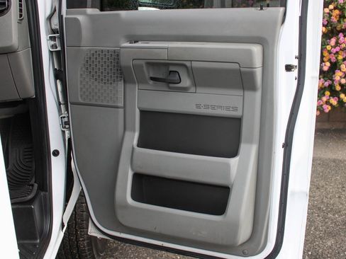 Used 2014 Ford E-350 and Econoline 350 Super Duty w/ Power Windows & Locks Group image 33