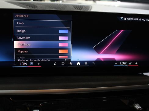 Used 2024 BMW X7 xDrive40i w/ Climate Comfort Package image 77