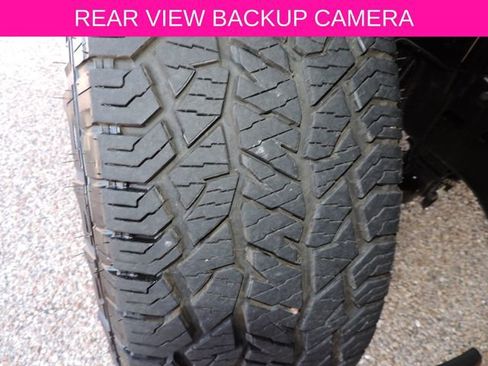 Used 2025 Nissan Frontier PRO-4X AWD/4WD image 12