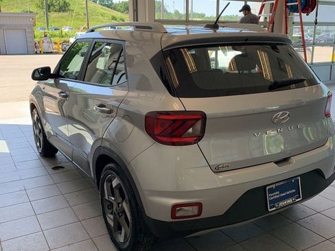 Certified 2023 Hyundai Venue SEL FWD image 13