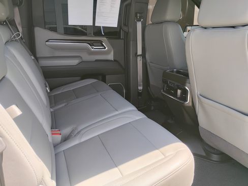 Used 2023 GMC Sierra 1500 SLT w/ SLT Convenience Package AWD/4WD image 27