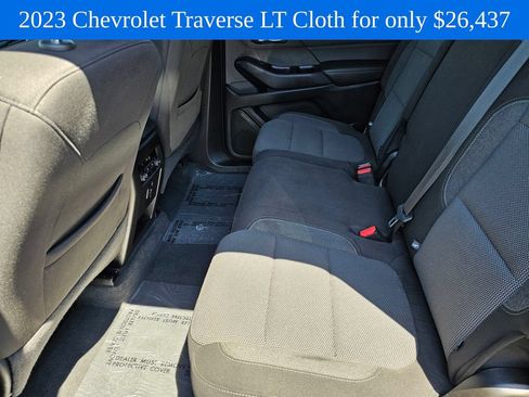 Used 2023 Chevrolet Traverse LT FWD image 17