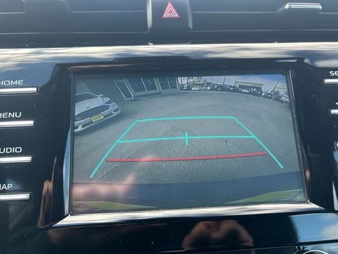 Used 2019 Toyota Camry SE image 19