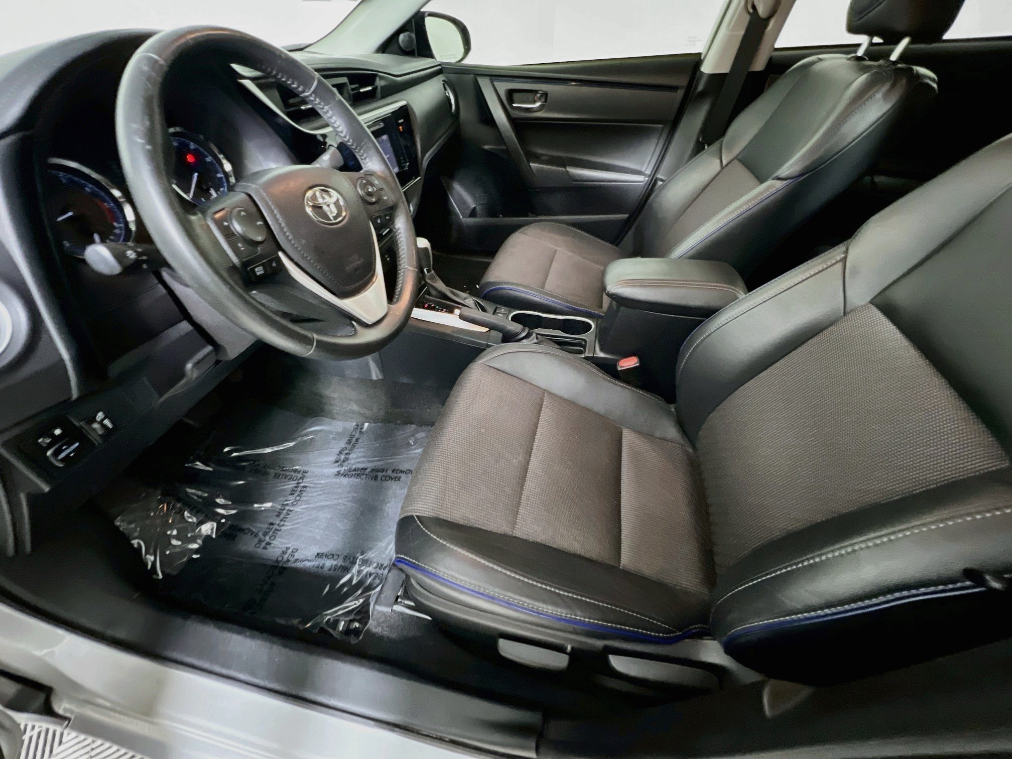 Used 2017 Toyota Corolla SE FWD image 15