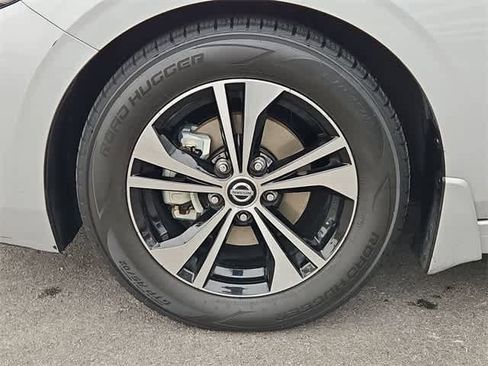 Used 2022 Nissan Sentra SV image 13