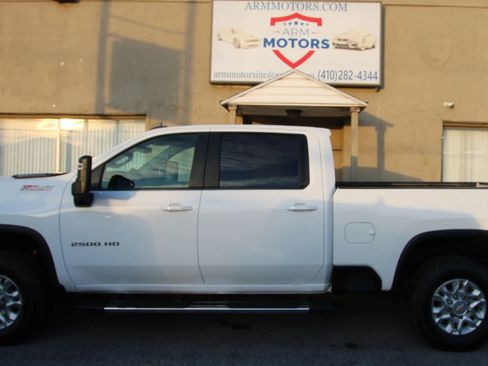 Used 2023 Chevrolet Silverado 2500 LT w/ Convenience Package image 4