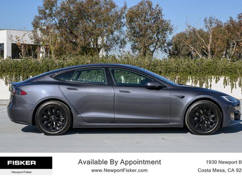 Used 2020 Tesla Model S Long Range Plus image 4