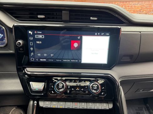 Used 2023 GMC Sierra 1500 AT4X AWD/4WD image 18