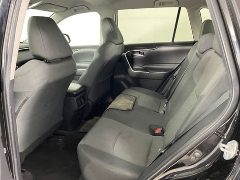 Used 2022 Toyota RAV4 XLE AWD/4WD image 12