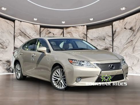 Used 2014 Lexus ES 350 w/ Luxury Package FWD image 3