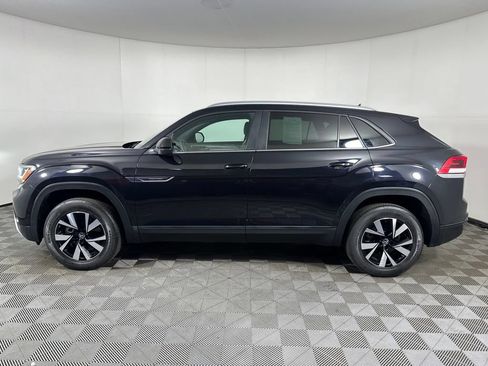Used 2022 Volkswagen Atlas Cross Sport SE AWD/4WD image 2