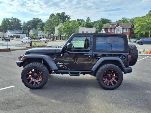 Used 2021 Jeep Wrangler Sport AWD/4WD image 25