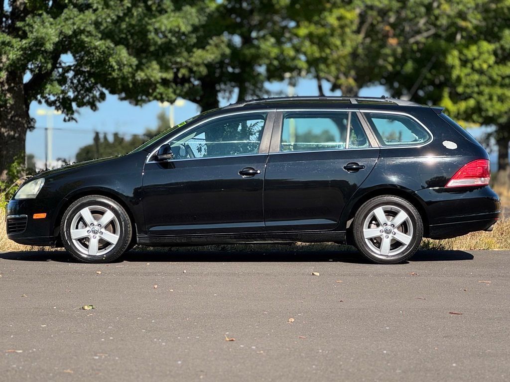 Used 2009 Volkswagen Jetta SE FWD image 4