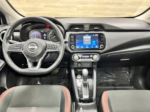 Used 2024 Nissan Versa SR FWD image 2