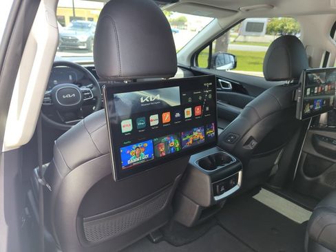 Used 2025 Kia Carnival SX Prestige FWD image 31