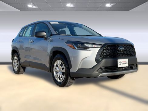 Used 2024 Toyota Corolla Cross L image 7