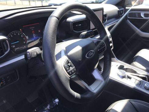 Used 2024 Ford Explorer XLT w/ Equipment Group 202A AWD/4WD image 21