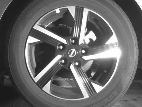Used 2025 Nissan Sentra SV FWD image 12