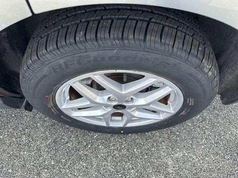 Certified 2024 Ford Edge SEL image 21