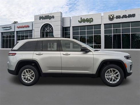New 2025 Jeep Grand Cherokee Laredo X w/ Luxury Tech Group I image 2