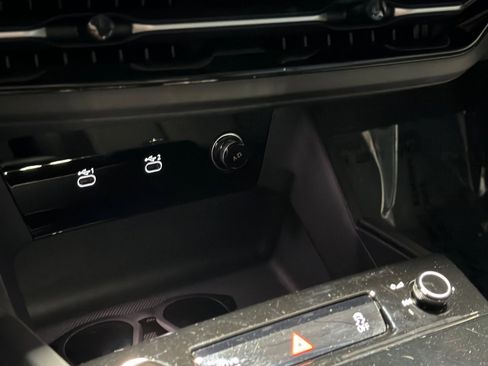 Certified 2025 Audi A6 e-tron Premium w/ Ultra Package RWD image 19