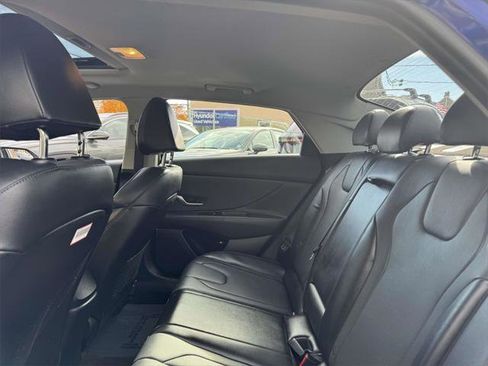 Used 2023 Hyundai Elantra Limited w/ Winter Weather Package image 11
